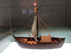Modelo em miniatura de Barca