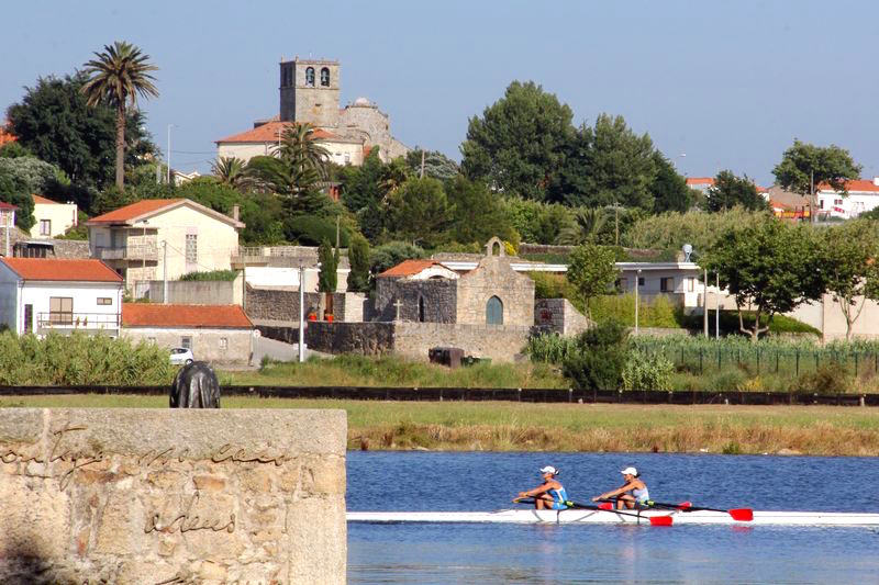 Vila do Conde remadores e Igreja Matriz de Azurara