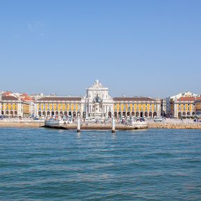 Lisboa e Madeira entre os 10 melhores locais do mundo para ver o fogo de Ano Novo de barco