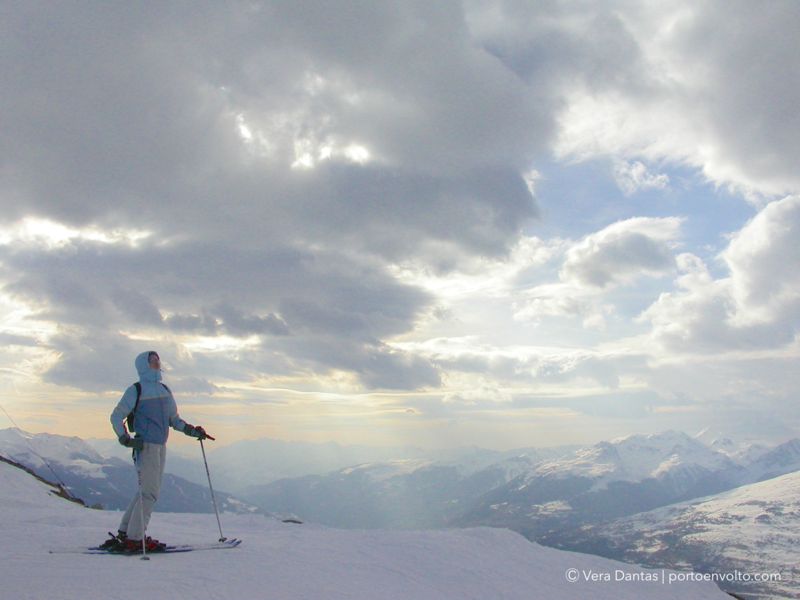 Vera Dantas skiing in the French Alps